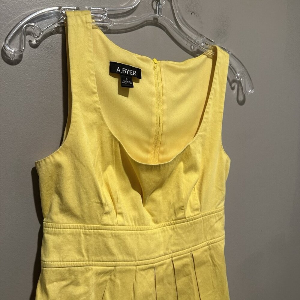 A Byer Dress Womens Size 3 Yellow Tennis Style Belt Ties in Back Midi - Picture 2 of 11